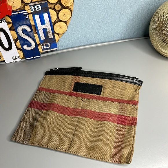 Burberry Canvas Mega Check Medium Ashby - Picture 5 of 10